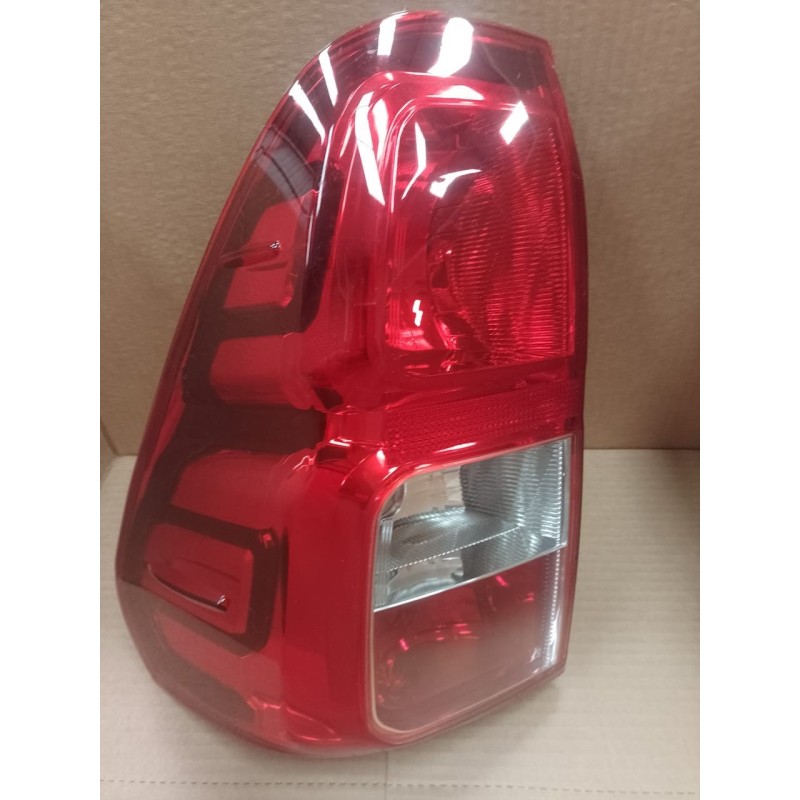 Faro Trasero-Hilux-KOITO-2016 A 2020- (NUEVO)